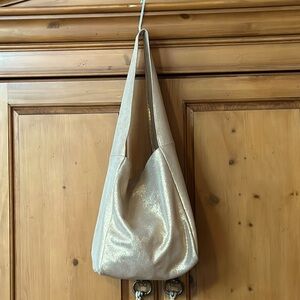 Monserat De Lucca metallic shoulder leather bag